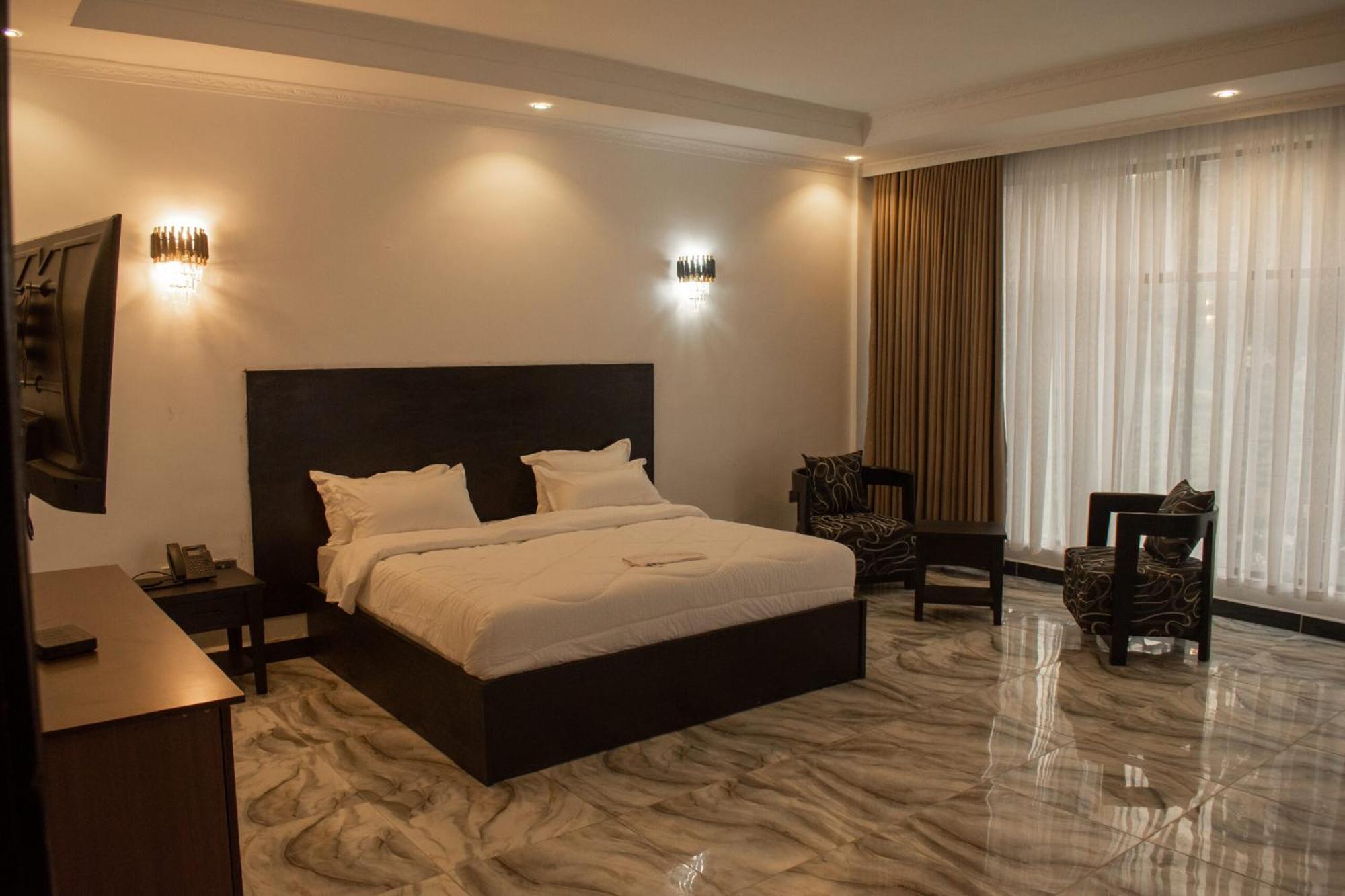 Water Pavilion Hotel Keroka Экстерьер фото